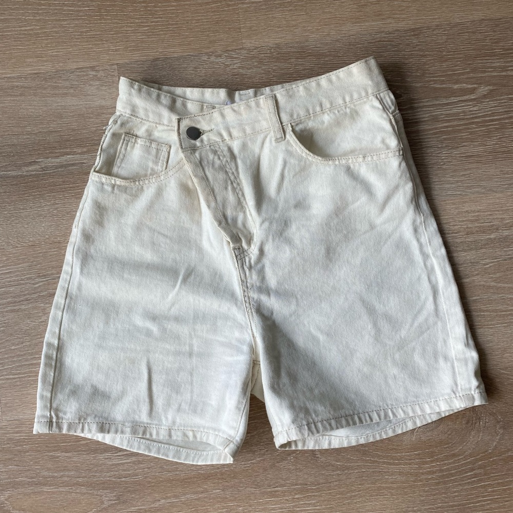 Asymmetrical Capris